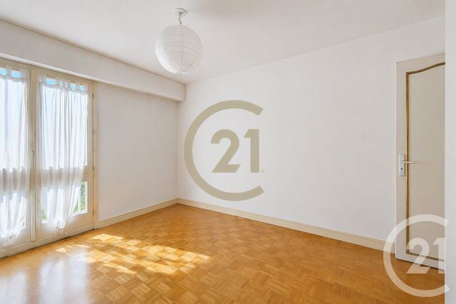 Appartement F2 à vendre - 2 pièces - 48.98 m2 - IVRY SUR SEINE - 94 - ILE-DE-FRANCE - Century 21 Raspail