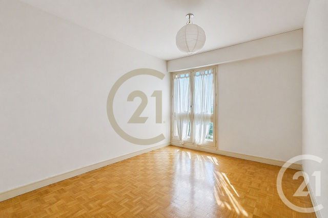 Appartement F2 à vendre - 2 pièces - 48.98 m2 - IVRY SUR SEINE - 94 - ILE-DE-FRANCE - Century 21 Raspail