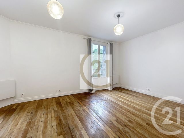 Appartement F2 à vendre - 2 pièces - 45.14 m2 - IVRY SUR SEINE - 94 - ILE-DE-FRANCE - Century 21 Raspail