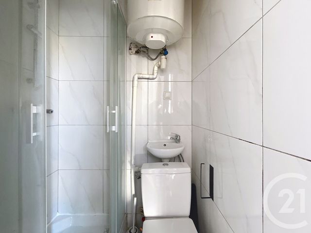 Appartement F2 à vendre - 2 pièces - 26.27 m2 - IVRY SUR SEINE - 94 - ILE-DE-FRANCE - Century 21 Raspail