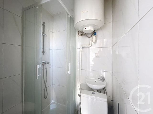 Appartement F2 à vendre - 2 pièces - 26.27 m2 - IVRY SUR SEINE - 94 - ILE-DE-FRANCE - Century 21 Raspail