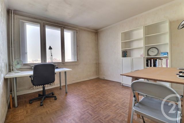 Appartement F2 à vendre - 2 pièces - 41.2 m2 - IVRY SUR SEINE - 94 - ILE-DE-FRANCE - Century 21 Raspail