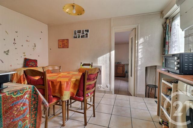 Appartement F2 à vendre - 2 pièces - 28.71 m2 - IVRY SUR SEINE - 94 - ILE-DE-FRANCE - Century 21 Raspail