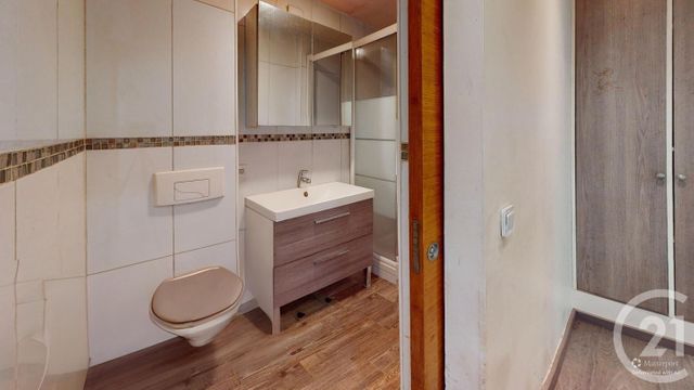 Appartement F2 à vendre - 3 pièces - 55.38 m2 - IVRY SUR SEINE - 94 - ILE-DE-FRANCE - Century 21 Raspail