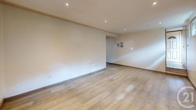 Appartement F2 à vendre - 3 pièces - 55.38 m2 - IVRY SUR SEINE - 94 - ILE-DE-FRANCE - Century 21 Raspail