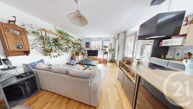 Appartement F3 à vendre - 3 pièces - 76.25 m2 - IVRY SUR SEINE - 94 - ILE-DE-FRANCE - Century 21 Raspail