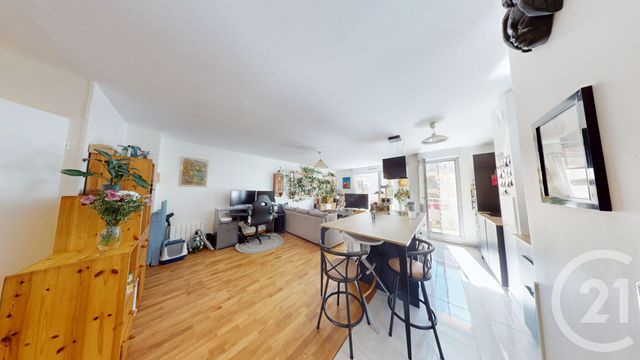 Appartement F3 à vendre - 3 pièces - 76.25 m2 - IVRY SUR SEINE - 94 - ILE-DE-FRANCE - Century 21 Raspail