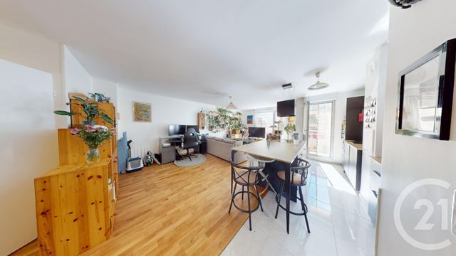 Appartement F3 à vendre - 3 pièces - 76.25 m2 - IVRY SUR SEINE - 94 - ILE-DE-FRANCE - Century 21 Raspail