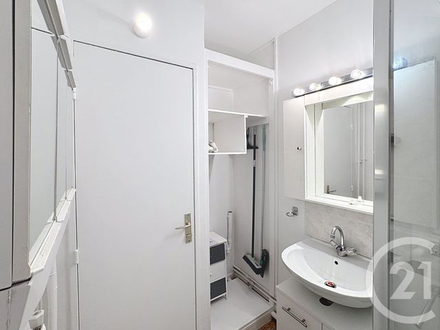 Appartement F2 à louer - 2 pièces - 42.0 m2 - IVRY SUR SEINE - 94 - ILE-DE-FRANCE - Century 21 Raspail