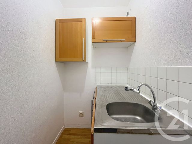 Appartement Studio à louer - 1 pièce - 24.7 m2 - VITRY SUR SEINE - 94 - ILE-DE-FRANCE - Century 21 Raspail