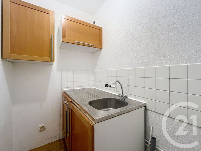 Appartement Studio à louer - 1 pièce - 24.7 m2 - VITRY SUR SEINE - 94 - ILE-DE-FRANCE - Century 21 Raspail