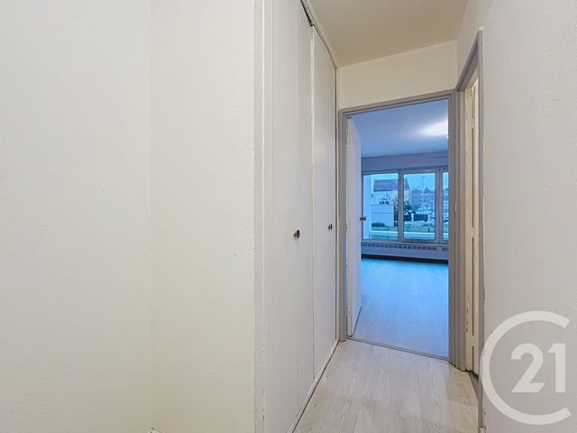 Appartement Studio à louer - 1 pièce - 24.7 m2 - VITRY SUR SEINE - 94 - ILE-DE-FRANCE - Century 21 Raspail