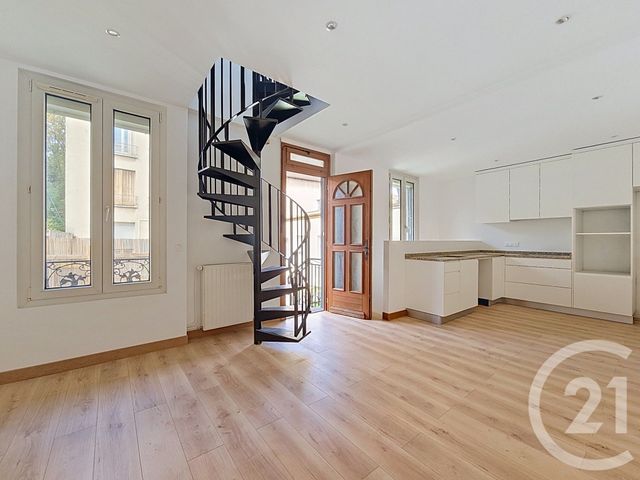 maison à vendre - 4 pièces - 77.5 m2 - VILLEJUIF - 94 - ILE-DE-FRANCE - Century 21 Raspail