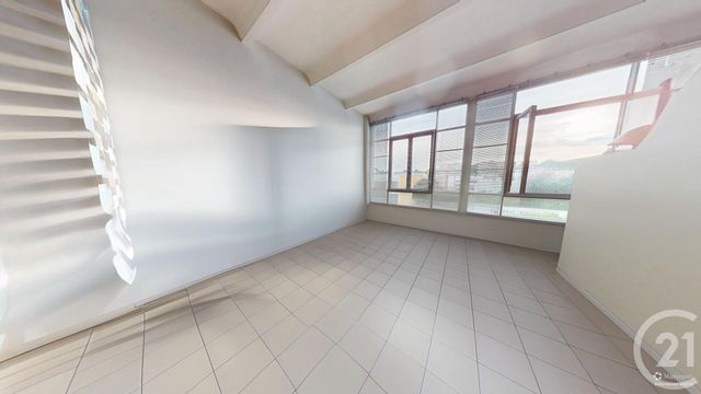 Appartement Loft à vendre - 3 pièces - 85.01 m2 - IVRY SUR SEINE - 94 - ILE-DE-FRANCE - Century 21 Raspail