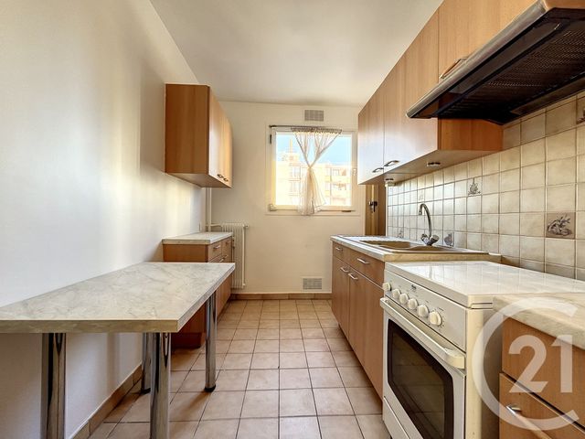 Appartement F3 à louer - 3 pièces - 62.33 m2 - IVRY SUR SEINE - 94 - ILE-DE-FRANCE - Century 21 Raspail