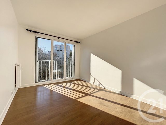 Appartement F3 à louer - 3 pièces - 62.33 m2 - IVRY SUR SEINE - 94 - ILE-DE-FRANCE - Century 21 Raspail