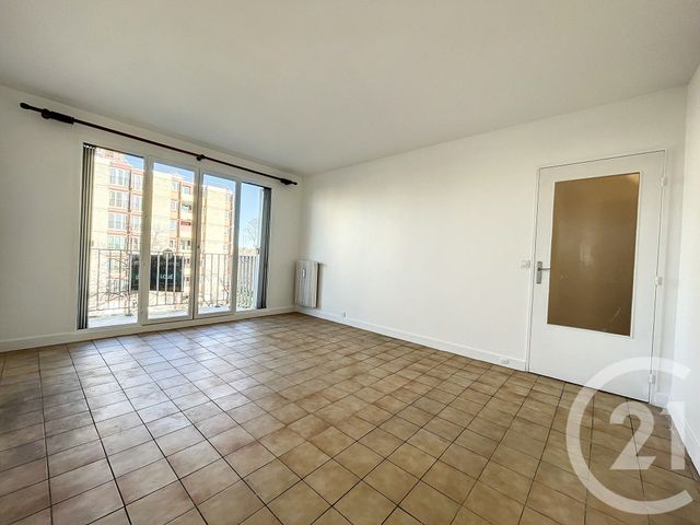 Appartement F3 à louer - 3 pièces - 62.33 m2 - IVRY SUR SEINE - 94 - ILE-DE-FRANCE - Century 21 Raspail