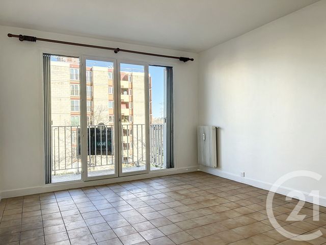 Appartement F3 à louer - 3 pièces - 62.33 m2 - IVRY SUR SEINE - 94 - ILE-DE-FRANCE - Century 21 Raspail