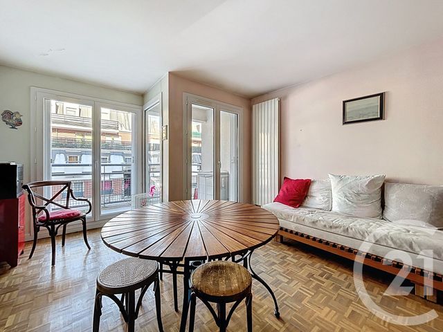Appartement F2 à vendre - 2 pièces - 48.11 m2 - IVRY SUR SEINE - 94 - ILE-DE-FRANCE - Century 21 Raspail