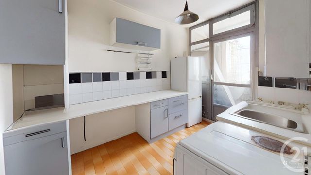 Appartement F2 à vendre - 2 pièces - 38.81 m2 - IVRY SUR SEINE - 94 - ILE-DE-FRANCE - Century 21 Raspail
