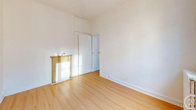 Appartement F2 à vendre - 2 pièces - 39.38 m2 - IVRY SUR SEINE - 94 - ILE-DE-FRANCE - Century 21 Raspail