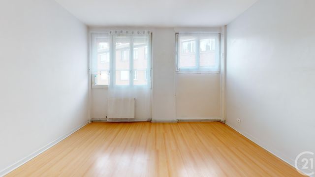 Appartement F2 à vendre - 2 pièces - 39.38 m2 - IVRY SUR SEINE - 94 - ILE-DE-FRANCE - Century 21 Raspail