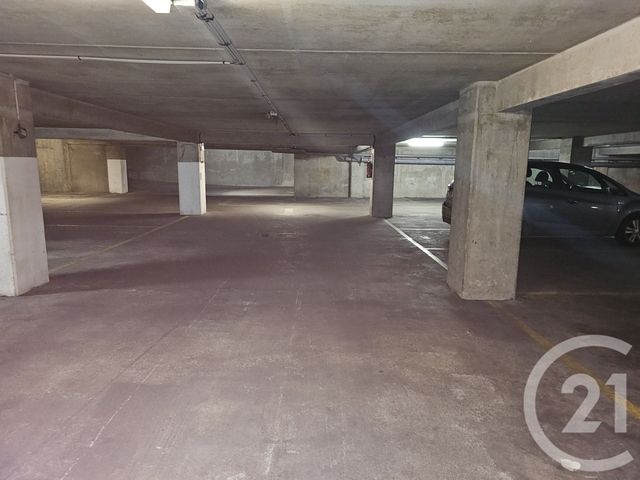 parking à vendre - 13.5 m2 - IVRY SUR SEINE - 94 - ILE-DE-FRANCE - Century 21 Raspail