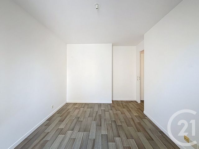 Appartement F3 à louer - 3 pièces - 58.74 m2 - VITRY SUR SEINE - 94 - ILE-DE-FRANCE - Century 21 Raspail