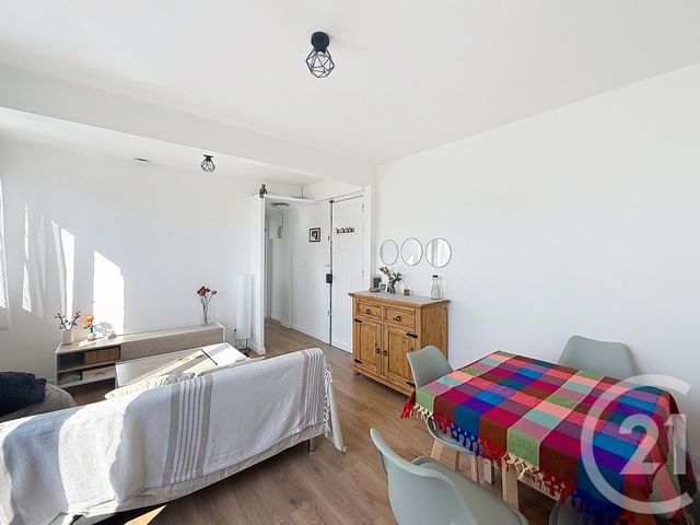 Appartement F2 à vendre - 2 pièces - 39.24 m2 - IVRY SUR SEINE - 94 - ILE-DE-FRANCE - Century 21 Raspail