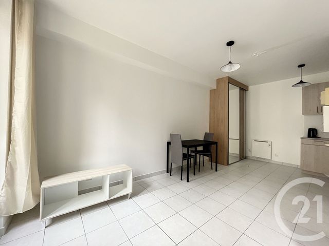 Appartement Studio à louer - 1 pièce - 22.13 m2 - IVRY SUR SEINE - 94 - ILE-DE-FRANCE - Century 21 Raspail