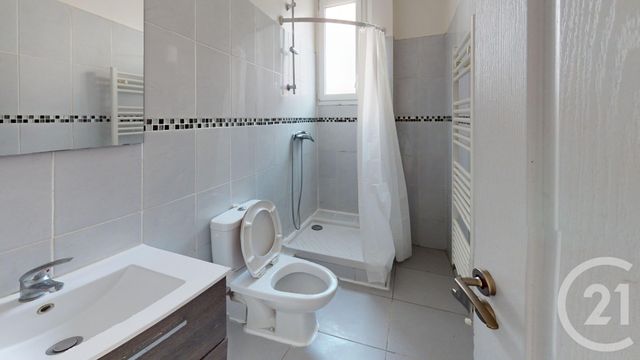 Appartement F2 à vendre - 2 pièces - 39.38 m2 - IVRY SUR SEINE - 94 - ILE-DE-FRANCE - Century 21 Raspail