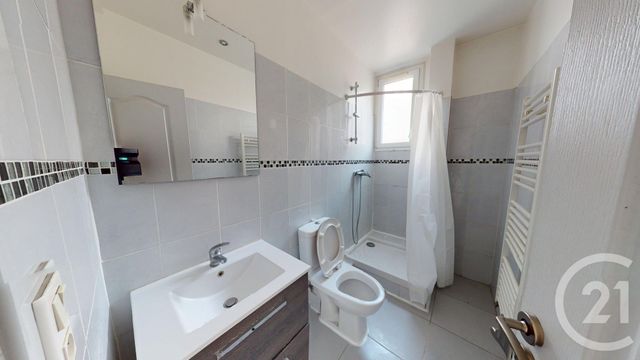 Appartement F2 à vendre - 2 pièces - 39.38 m2 - IVRY SUR SEINE - 94 - ILE-DE-FRANCE - Century 21 Raspail