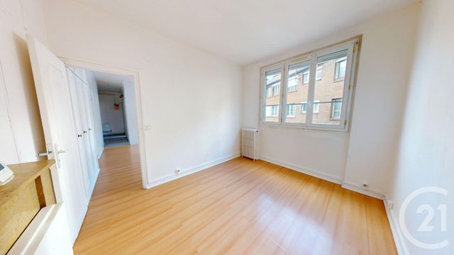 Appartement F2 à vendre - 2 pièces - 39.38 m2 - IVRY SUR SEINE - 94 - ILE-DE-FRANCE - Century 21 Raspail