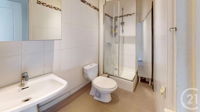 Appartement F2 à vendre - 2 pièces - 36.53 m2 - IVRY SUR SEINE - 94 - ILE-DE-FRANCE - Century 21 Raspail