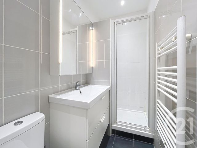 Appartement Studio à louer - 1 pièce - 25.01 m2 - IVRY SUR SEINE - 94 - ILE-DE-FRANCE - Century 21 Raspail