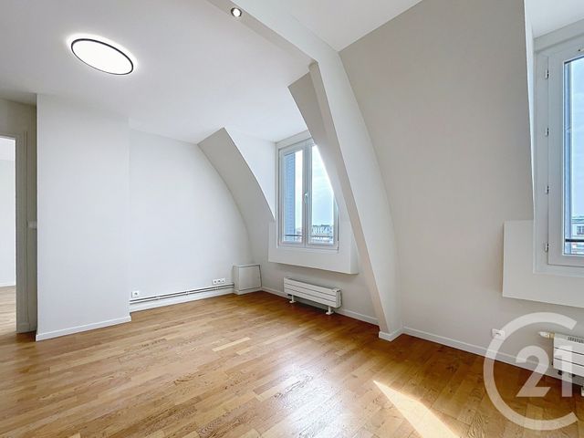 Appartement Duplex à louer - 6 pièces - 100.1 m2 - VITRY SUR SEINE - 94 - ILE-DE-FRANCE - Century 21 Raspail
