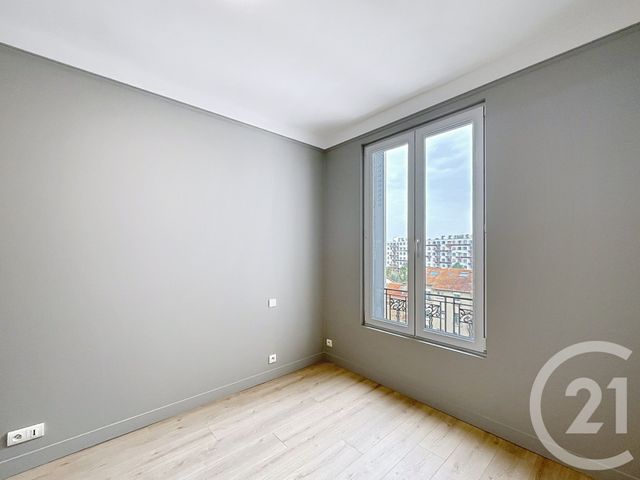 Appartement Duplex à louer - 6 pièces - 100.1 m2 - VITRY SUR SEINE - 94 - ILE-DE-FRANCE - Century 21 Raspail