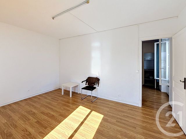 Appartement à vendre - 2 pièces - 38.89 m2 - IVRY SUR SEINE - 94 - ILE-DE-FRANCE - Century 21 Raspail