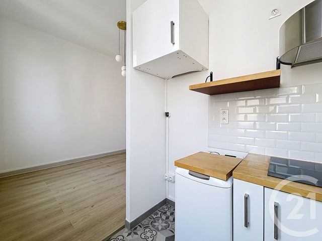Appartement F2 à vendre - 2 pièces - 33.9 m2 - IVRY SUR SEINE - 94 - ILE-DE-FRANCE - Century 21 Raspail
