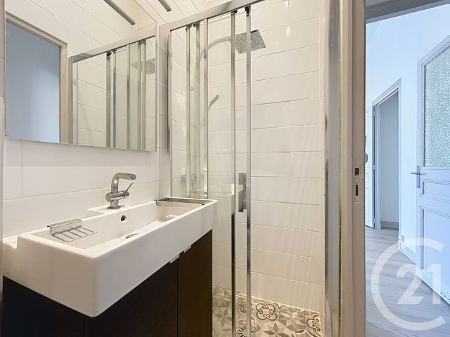 Appartement F2 à vendre - 2 pièces - 33.9 m2 - IVRY SUR SEINE - 94 - ILE-DE-FRANCE - Century 21 Raspail