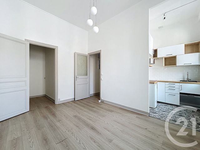Appartement F2 à vendre - 2 pièces - 33.9 m2 - IVRY SUR SEINE - 94 - ILE-DE-FRANCE - Century 21 Raspail