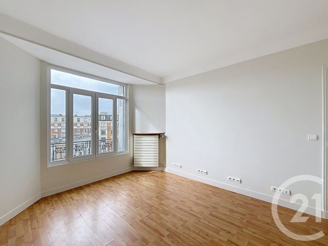 Appartement Duplex à louer - 6 pièces - 100.1 m2 - VITRY SUR SEINE - 94 - ILE-DE-FRANCE - Century 21 Raspail
