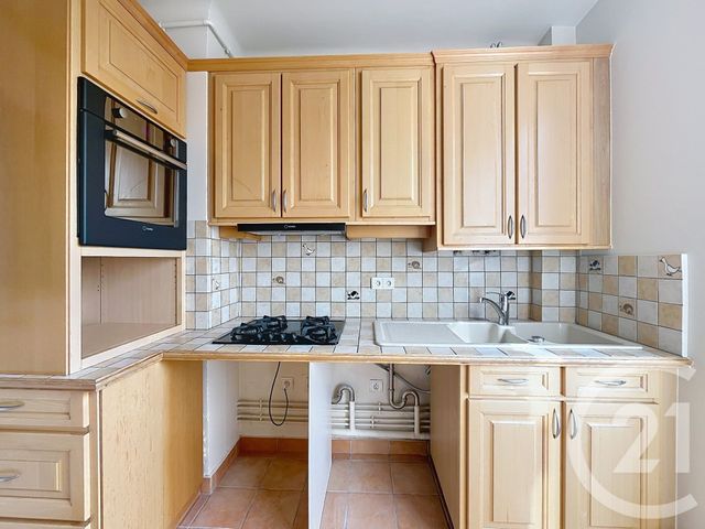 Appartement Duplex à louer - 6 pièces - 100.1 m2 - VITRY SUR SEINE - 94 - ILE-DE-FRANCE - Century 21 Raspail