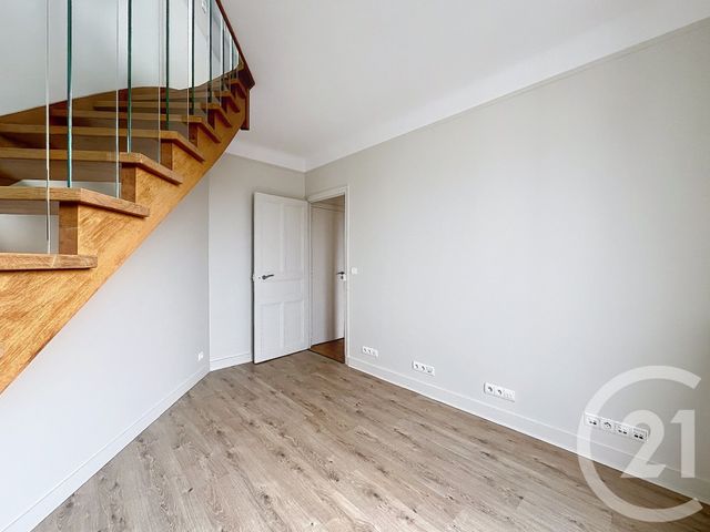 Appartement Duplex à louer - 6 pièces - 100.1 m2 - VITRY SUR SEINE - 94 - ILE-DE-FRANCE - Century 21 Raspail