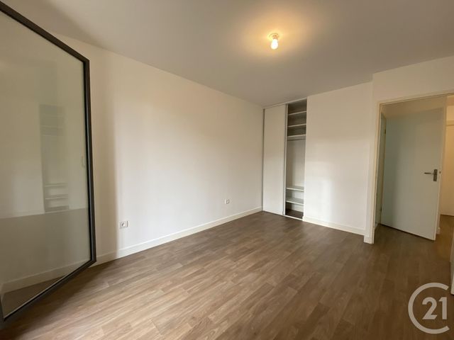 Appartement F2 à louer - 2 pièces - 45.15 m2 - IVRY SUR SEINE - 94 - ILE-DE-FRANCE - Century 21 Raspail