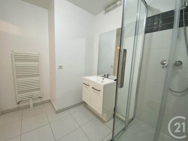 Appartement F2 à louer - 2 pièces - 45.15 m2 - IVRY SUR SEINE - 94 - ILE-DE-FRANCE - Century 21 Raspail