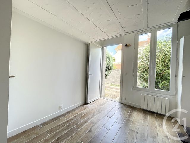 Appartement Studio à louer - 1 pièce - 14.73 m2 - VITRY SUR SEINE - 94 - ILE-DE-FRANCE - Century 21 Raspail