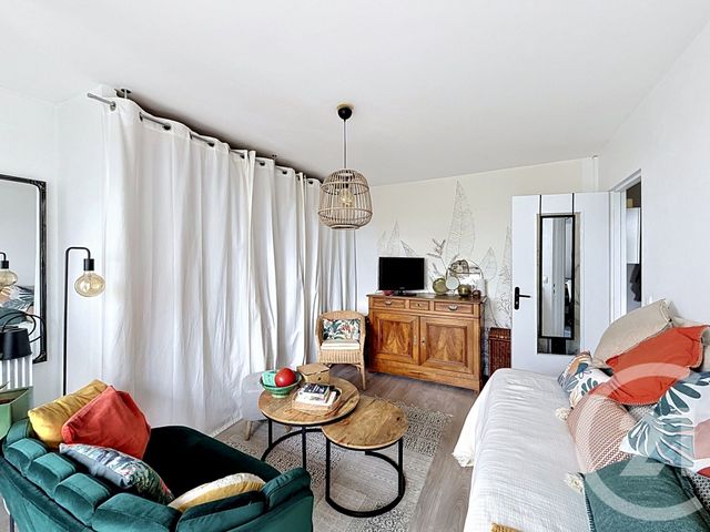 Appartement Studio à vendre - 1 pièce - 29.88 m2 - IVRY SUR SEINE - 94 - ILE-DE-FRANCE - Century 21 Raspail