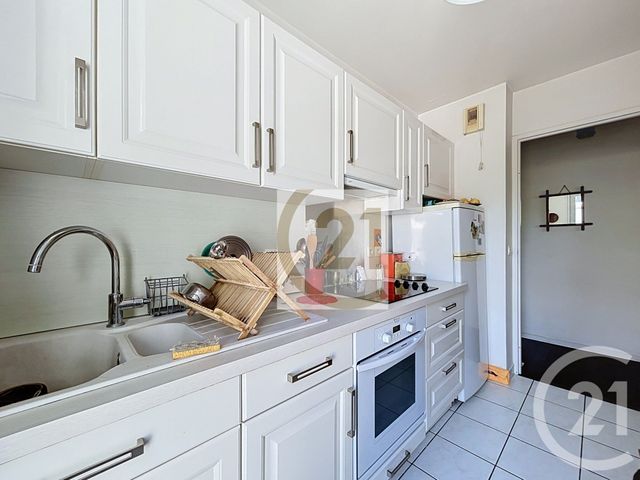 Appartement F2 à vendre - 2 pièces - 47.26 m2 - IVRY SUR SEINE - 94 - ILE-DE-FRANCE - Century 21 Raspail