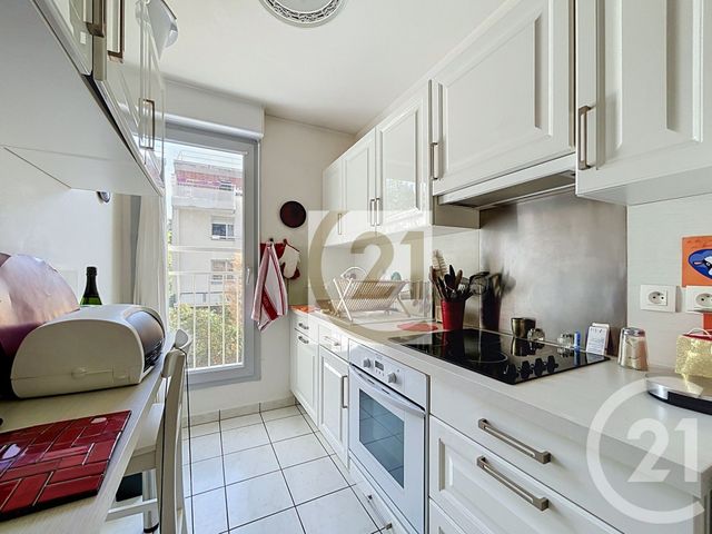 Appartement F2 à vendre - 2 pièces - 47.26 m2 - IVRY SUR SEINE - 94 - ILE-DE-FRANCE - Century 21 Raspail